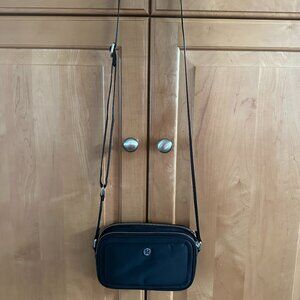 lululemon cross body bag